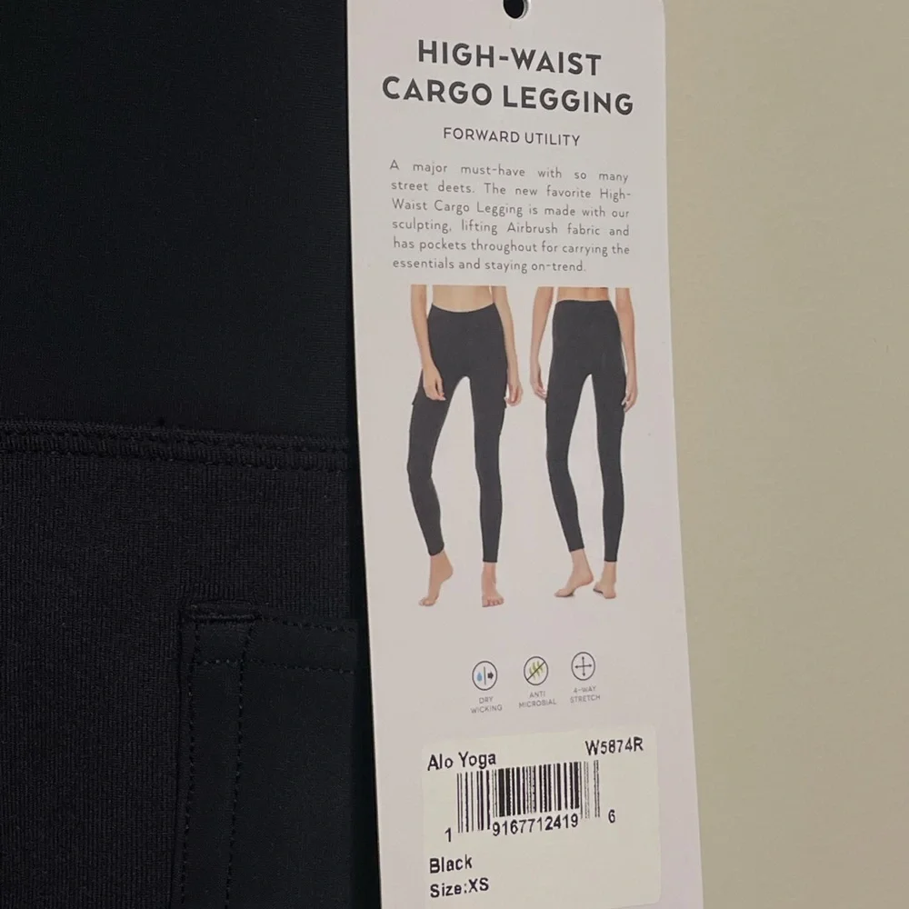 ALO Yoga High Waist Cargo Legging in Black